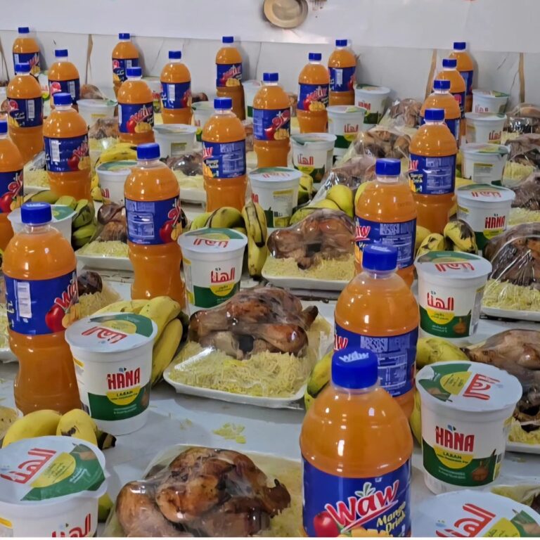 منظمة ويبقى الاثر تواصل توزيع وجبات الافطار  الساخنة خلال شهر رمضان المبارك